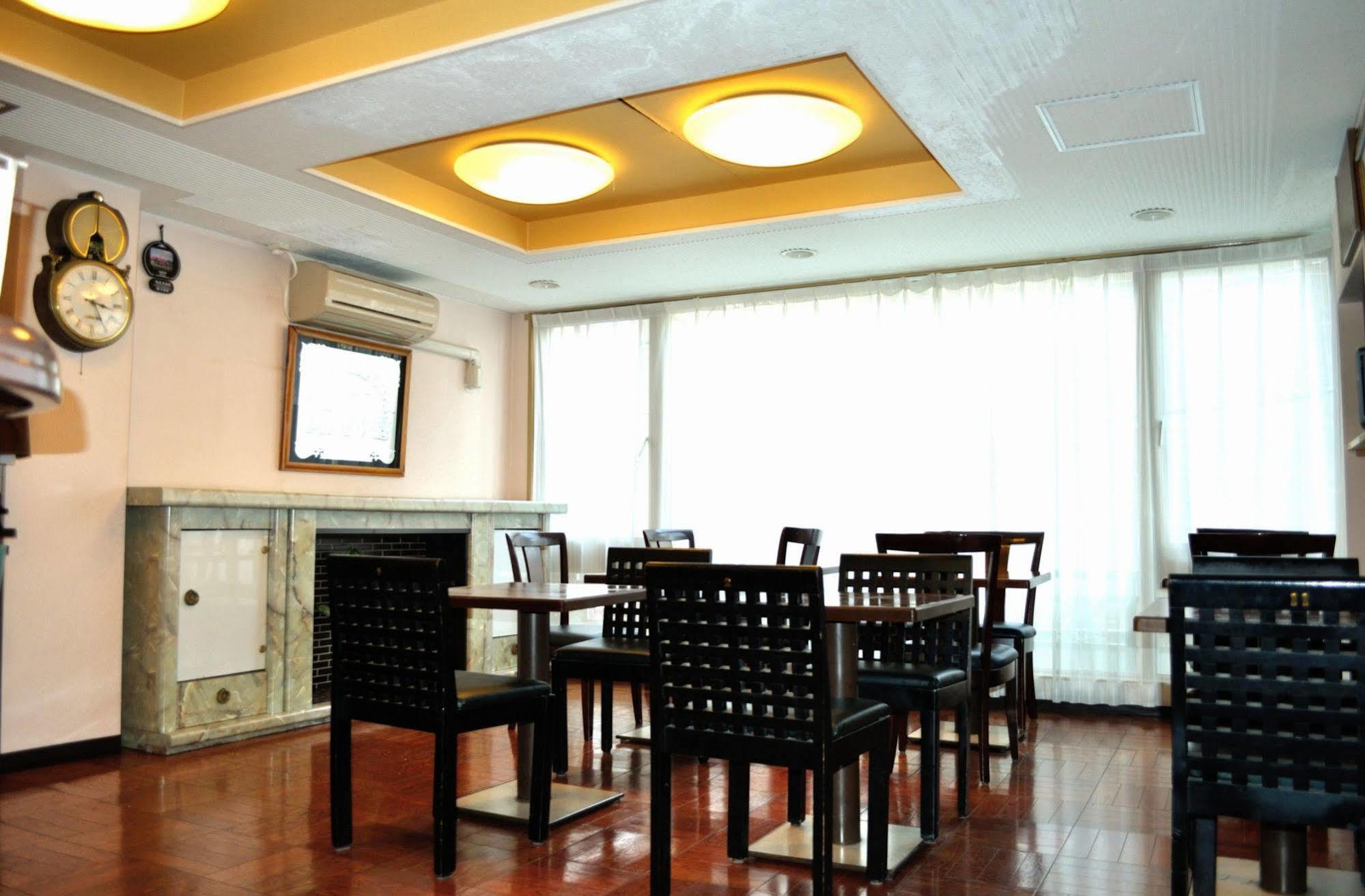 Kochi Sakura Hotel Екстер'єр фото
